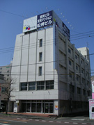 ��8����r��